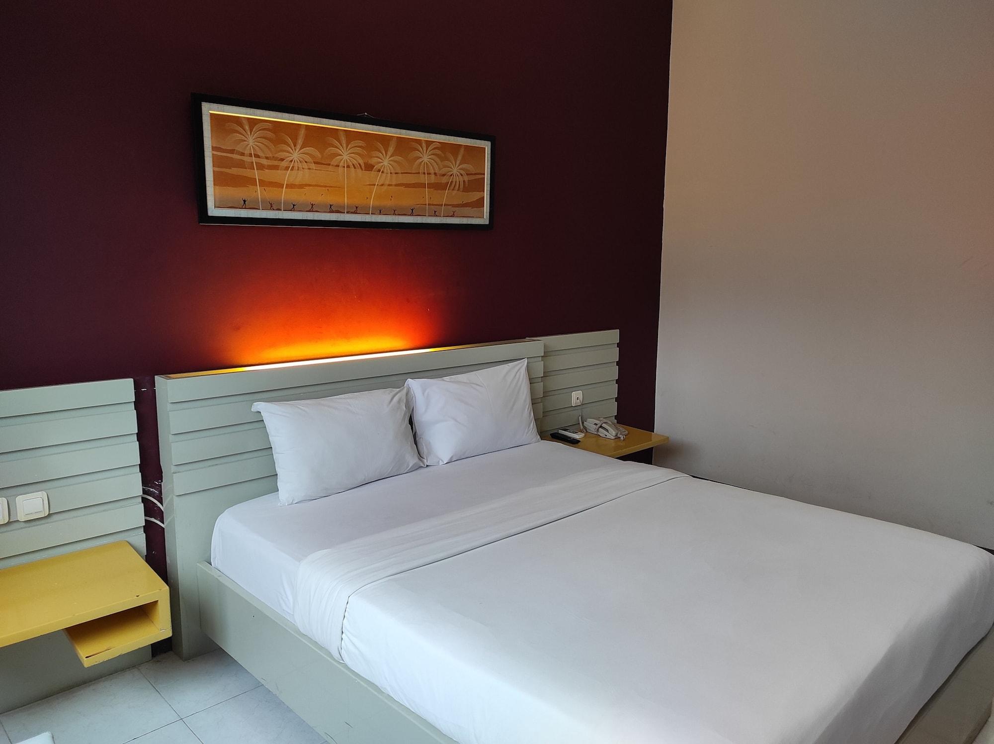 Hotel Orlen Джокякарта Екстериор снимка