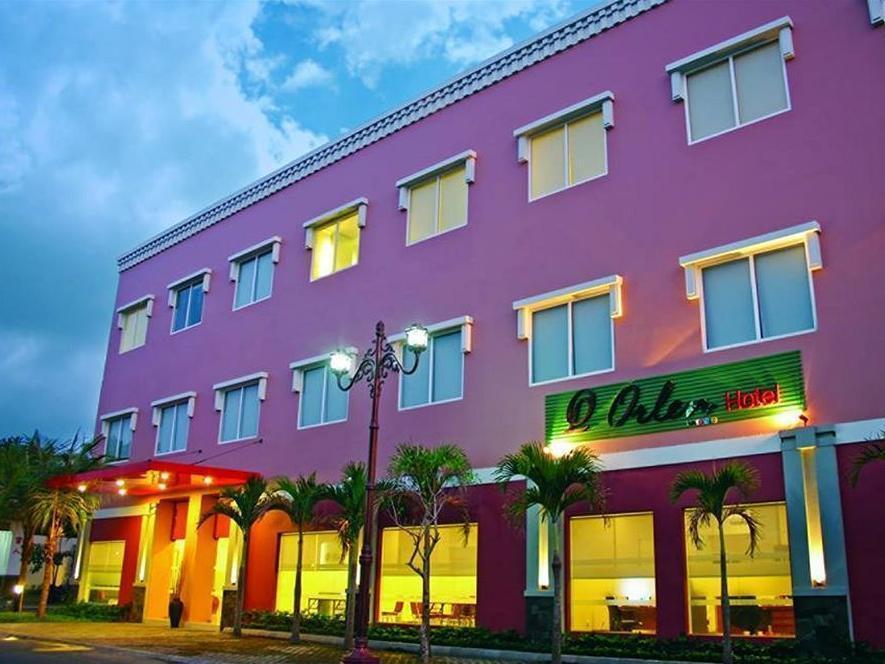 Hotel Orlen Джокякарта Екстериор снимка